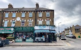 Homely - North London Luxury Apartments Finchley